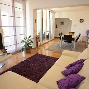 https://base-bridge-apartment.hotelinzadar.com