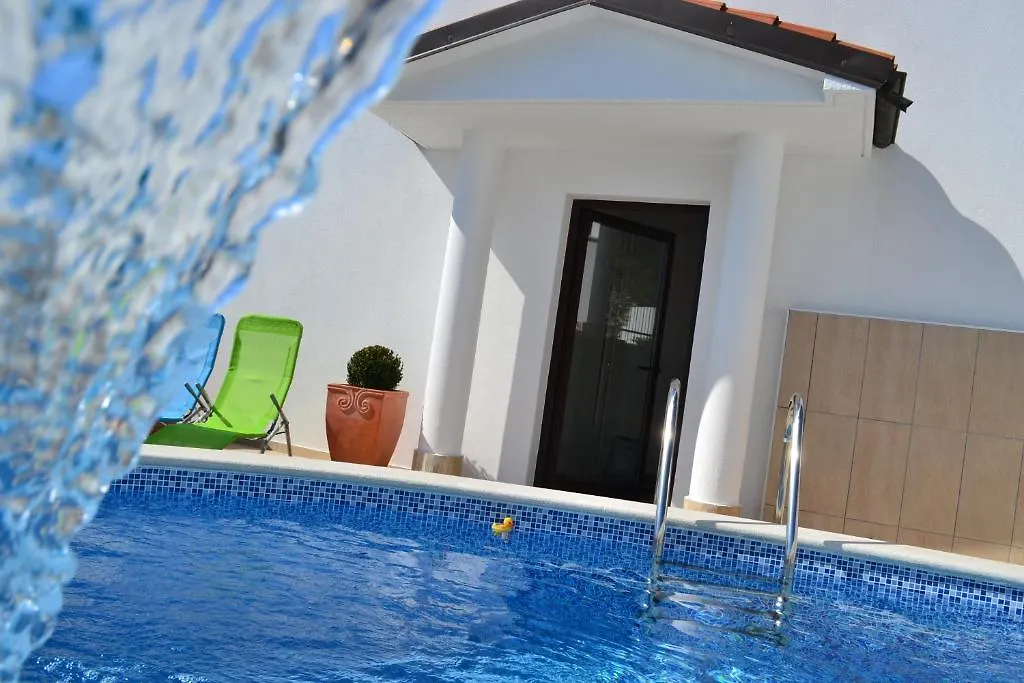 Apartments Villa Holiday Pula 0*,