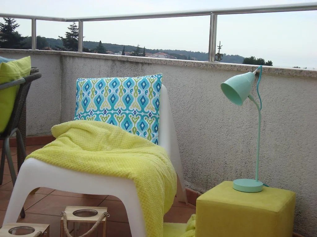 Apartments Villa Holiday Pula 0*,  Croatia